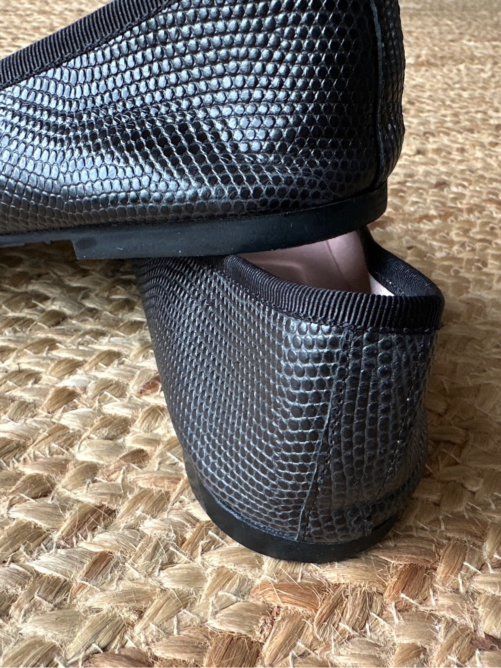 Pretty Ballerinas Rosario Embossed Black Leather Flats Worn Once - Picture 6 of 8
